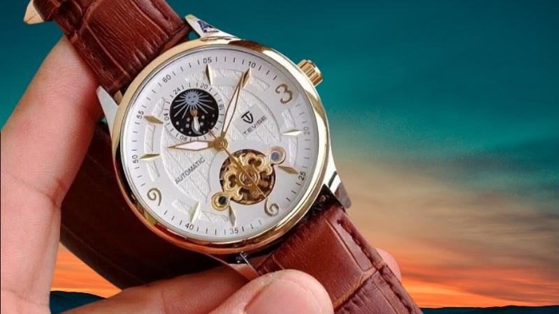 Đồng hồ được trang bị đa dạng tính năng hữu ích Đồng hồ được trang bị đa dạng tính năng hữu ích
