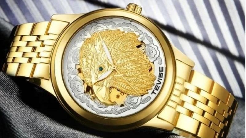 Đồng hồ lấy hình ảnh chủ đạo là rồng, phượng phương Đông Đồng hồ lấy hình ảnh chủ đạo là rồng, phượng phương Đông