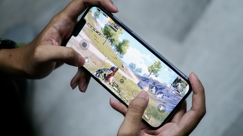 Điện thoại dùng Apple A15 chơi các tựa game phổ biến mượt mà