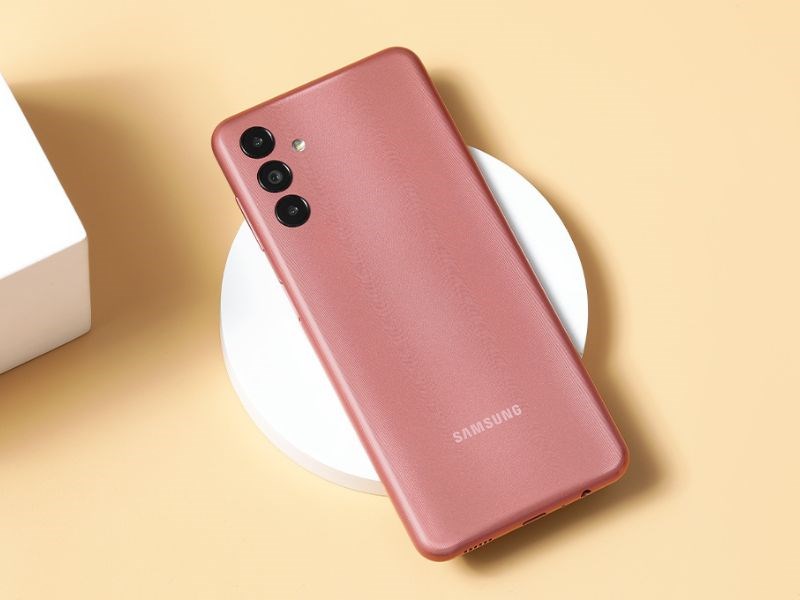 Ống kính macro hỗ trợ chụp ảnh cận cảnh vật thể Ống kính macro hỗ trợ chụp ảnh cận cảnh vật thể