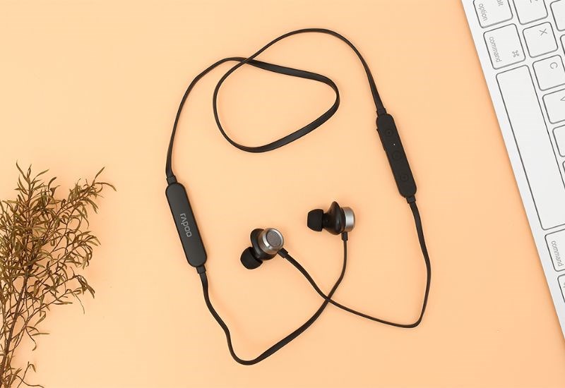 Nút tai nghe kèm theo với 3 kích cỡ giúp bạn thay đổi thường xuyên Nút tai nghe kèm theo với 3 kích cỡ giúp bạn thay đổi thường xuyên