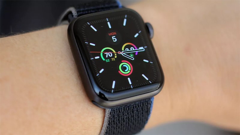 Cả hai đều tương thích với hệ điều hành WatchOS 9.0