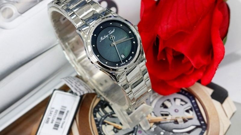 Sự tinh tế trong chiếc đồng hồ