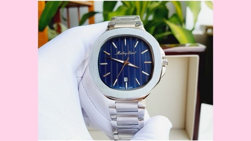 Thiết kế mặt vuông bo góc độc đáo