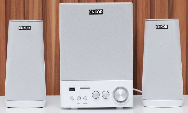 Có thể kết nối với thiết bị bằng nhiều cách khác nhau