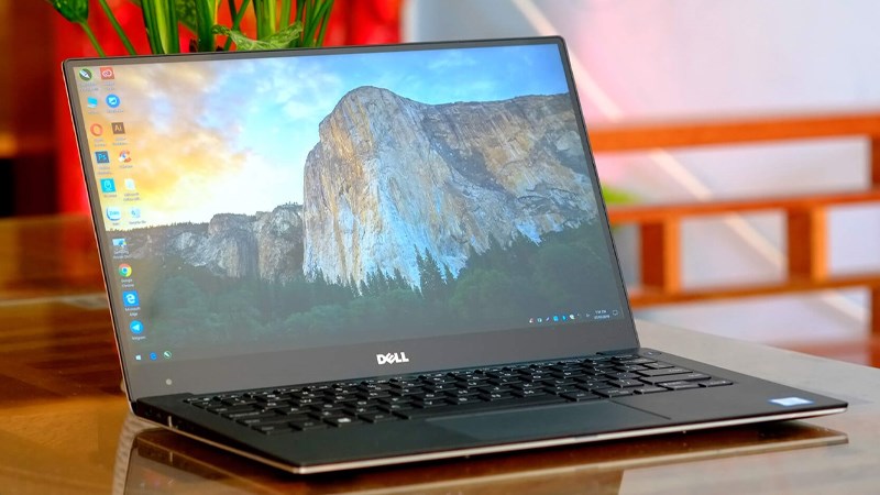 Nên chú ý các vị trí như cổng truyền, cổng sạc, touchpad, bàn phím,... thật kỹ nhé Nên chú ý các vị trí như cổng truyền, cổng sạc, touchpad, bàn phím,... thật kỹ nhé