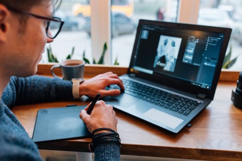 Lợi ích khi mua laptop đồ họa cũ là có giá rẻ hơn Lợi ích khi mua laptop đồ họa cũ là có giá rẻ hơn