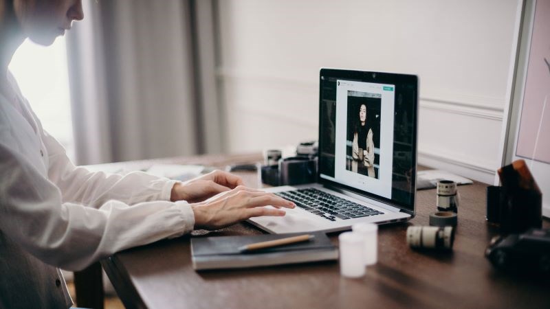 Bạn nên tham khảo nhiều cửa hàng khác nhau, đọc review khách hàng trước để biết độ uy tín nhé Bạn nên tham khảo nhiều cửa hàng khác nhau, đọc review khách hàng trước để biết độ uy tín nhé