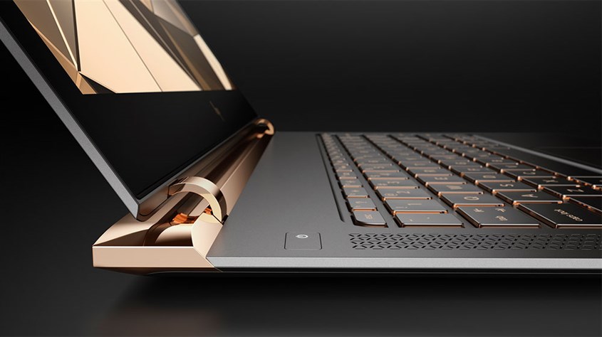 Tránh mua phải laptop có nhiều va đập Tránh mua phải laptop có nhiều va đập