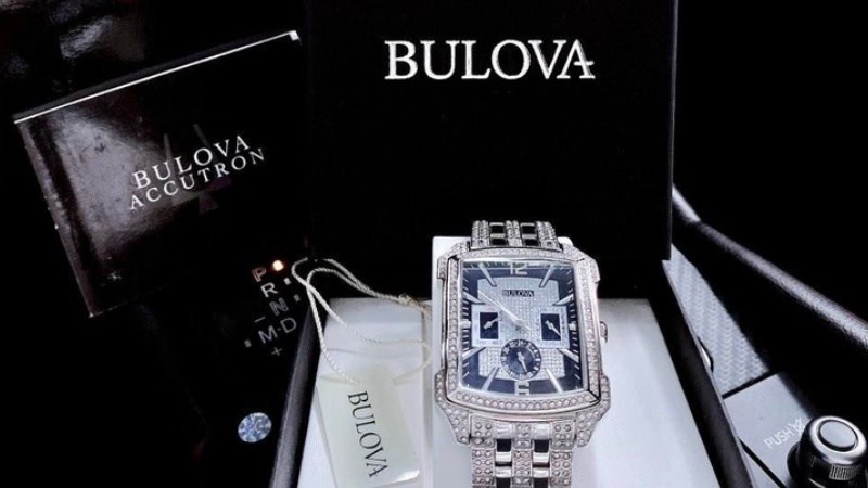 Mua đồng hồ Bulova chính hãng luôn kèm theo đầy đủ sản phẩm Mua đồng hồ Bulova chính hãng luôn kèm theo đầy đủ sản phẩm