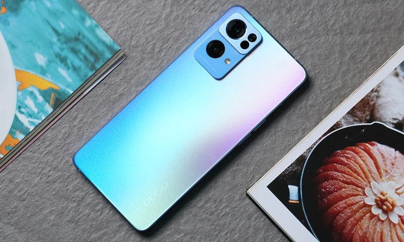 Vẻ ngoài bắt mắt, camera chất lừ