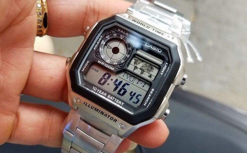 Đồng hồ Casio pin 10 năm có thiết kế trẻ trung, năng động 