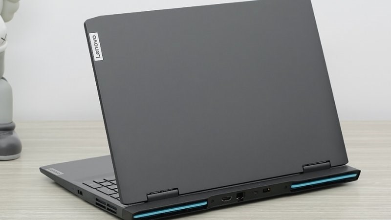 Chú ý bản lề laptop