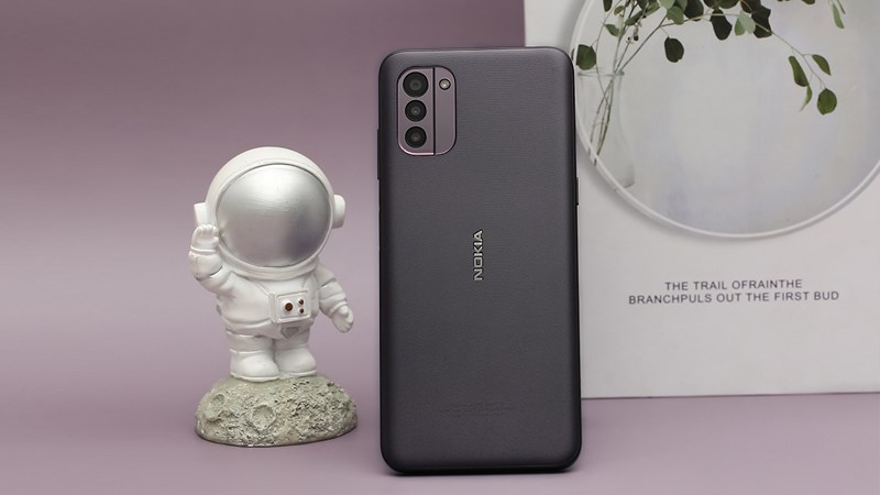Có 3 camera sau cho độ phân giải tốt, quay được video Full HD rõ nét Có 3 camera sau cho độ phân giải tốt, quay được video Full HD rõ nét