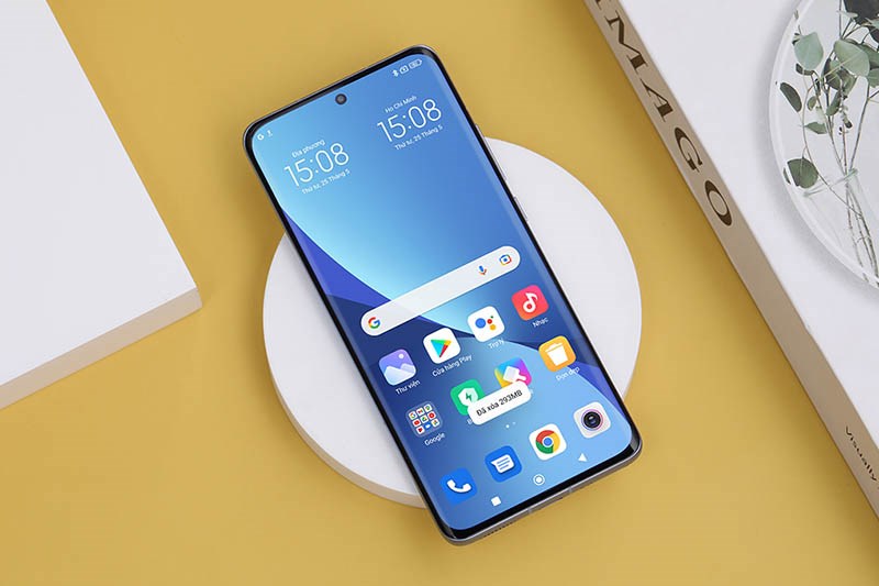 Cả hai chiếc điện thoại đều có cấu hình tốt