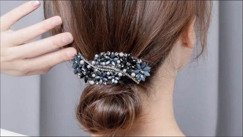 Kẹp tóc giúp giáo viên trông xinh đẹp hơn Kẹp tóc giúp giáo viên trông xinh đẹp hơn