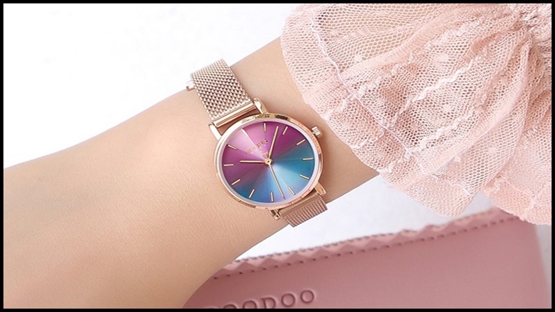 Đồng hồ mặt tròn phù hợp cho các bạn có cổ tay nhỏ Đồng hồ mặt tròn phù hợp cho các bạn có cổ tay nhỏ