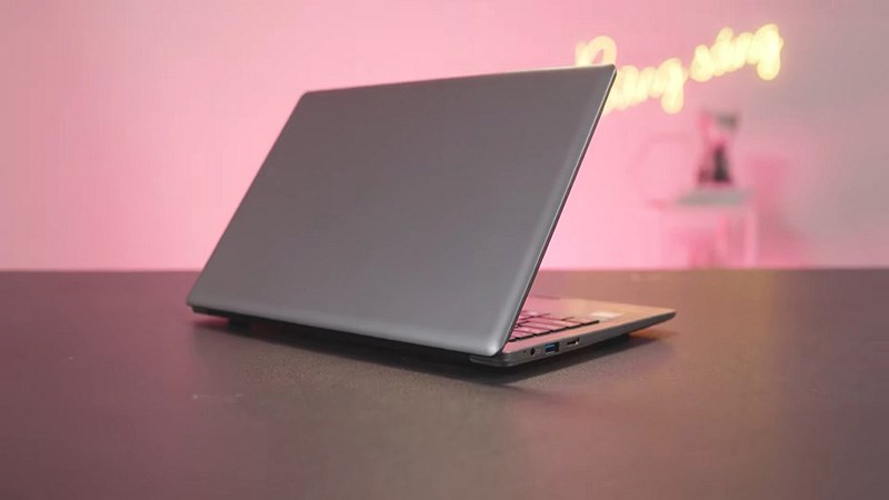 Laptop Masstel E116 N4020/4GB/128GB/Win10 Pro với thiết kế gọn nhẹ