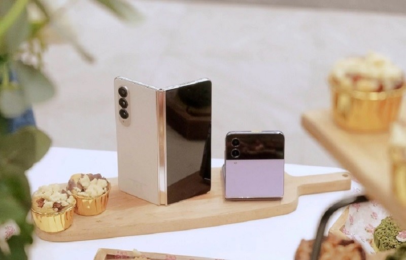 Cả hai đều mang trên mình thiết kế gập vô cùng độc đáo Cả hai đều mang trên mình thiết kế gập vô cùng độc đáo