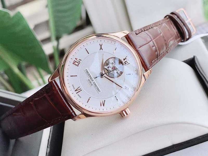 Đồng hồ FREDERIQUE CONSTANT Classics 40 mm Nam FC-310MV5B4 sở hữu nét lịch lãm, sang trọng với tông màu nâu thanh lịch