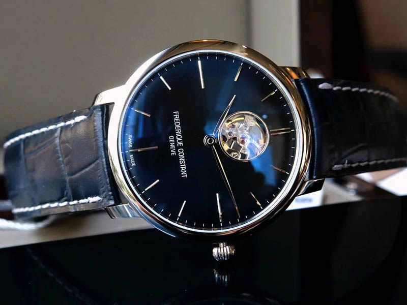 Đồng hồ FREDERIQUE CONSTANT Slimline 40 mm Nam FC-312N4S6 với sắc xanh navy sang trọng làm điểm nhấn nổi bật