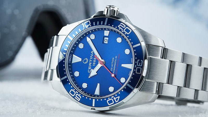 Mặt đồng hồ lặn có vòng bezel mang đến nhiều tiện ích khi sử dụng cho thợ lặn Mặt đồng hồ lặn có vòng bezel mang đến nhiều tiện ích khi sử dụng cho thợ lặn