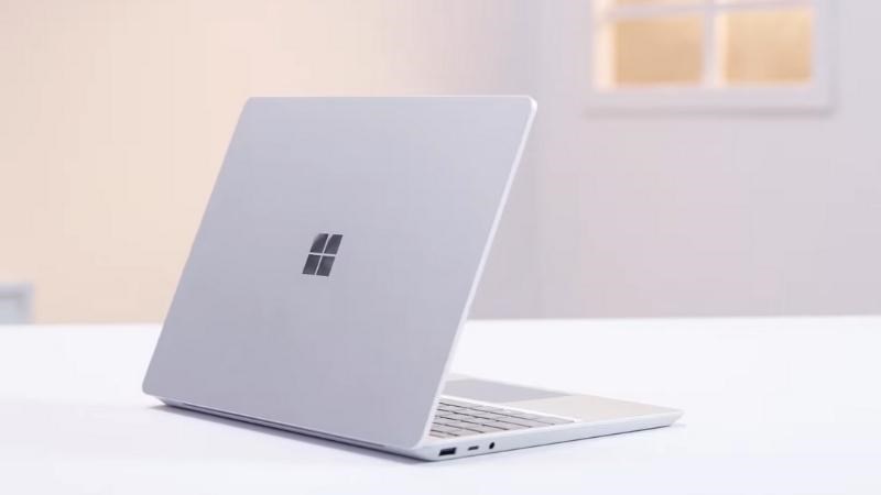 Kích thước nhỏ gọn, trọng lượng nhẹ nhàng Kích thước nhỏ gọn, trọng lượng nhẹ nhàng