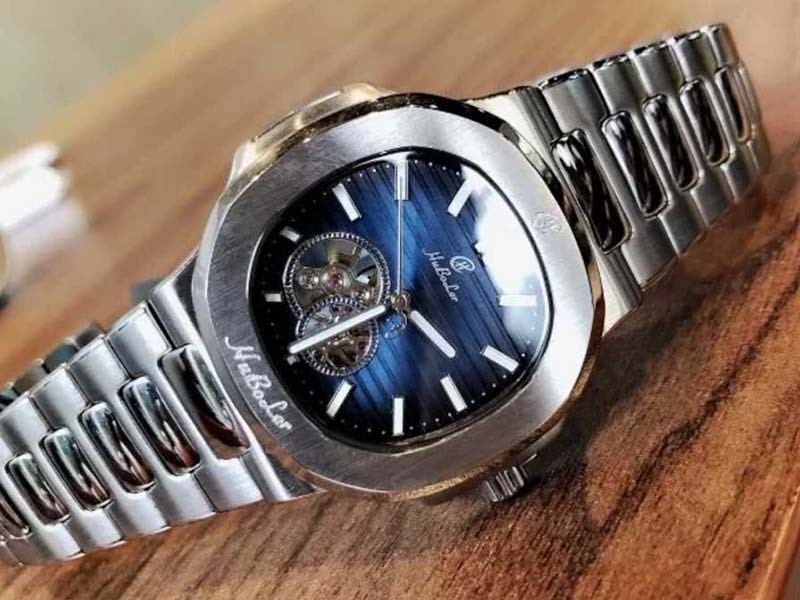 Thiết kế đồng hồ thể thao dây kim loại cổ điển trên Huboler Thiết kế đồng hồ thể thao dây kim loại cổ điển trên Huboler