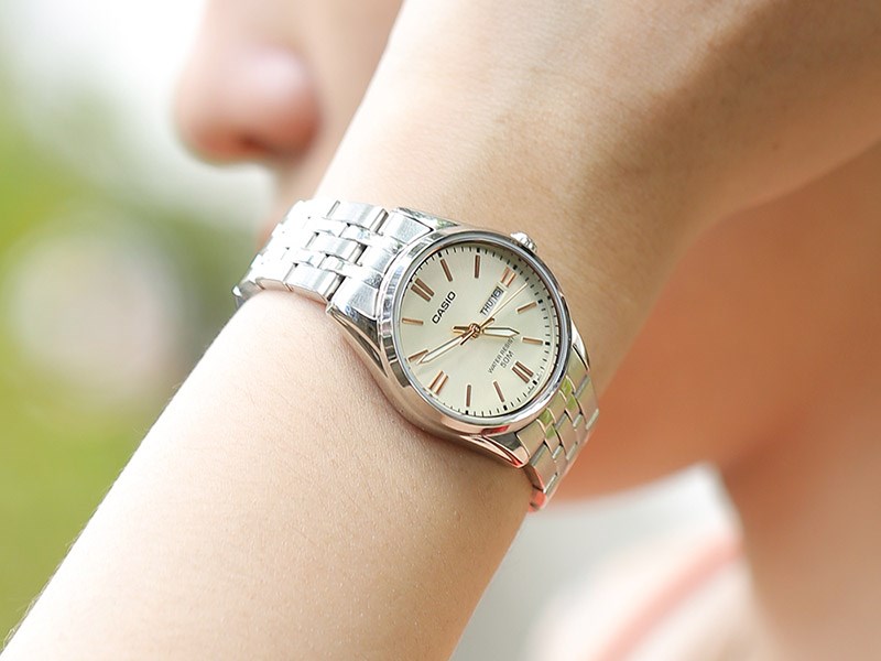 CASIO Nữ LTP - Dây đeo làm từ hợp kim có độ bền cao, cho cảm giác mát tay khi đeo CASIO Nữ LTP - Dây đeo làm từ hợp kim có độ bền cao, cho cảm giác mát tay khi đeo