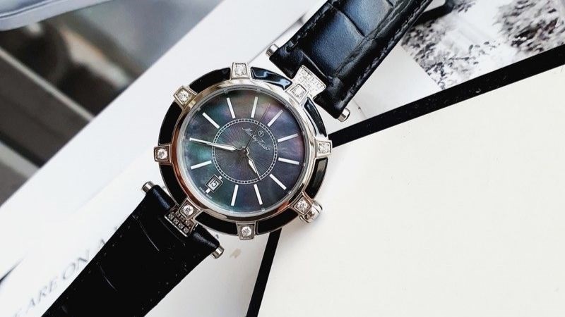Mathey Tissot nổi tiếng với đồng hồ bấm giờ - chronograph