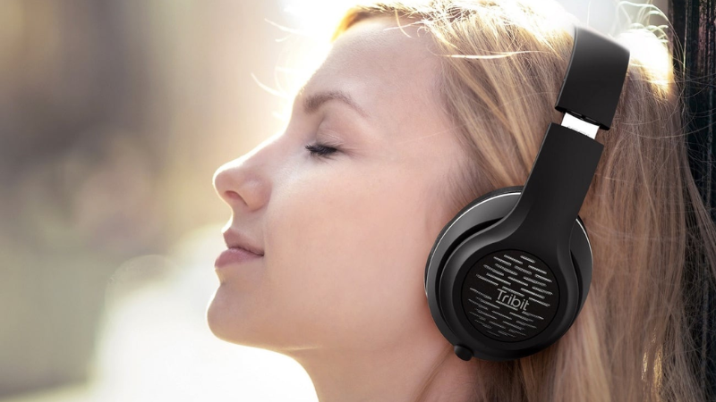 Tai nghe Over-ear chụp lấy cả tai người dùng đỡ có cảm giác đau tai khi đeo lâu