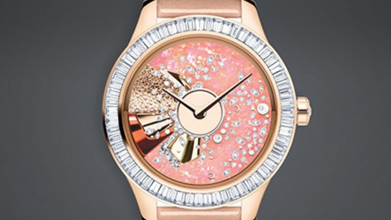 Dior là một trong những thương hiệu thời trang cao cấp hàng đầu của Pháp Dior là một trong những thương hiệu thời trang cao cấp hàng đầu của Pháp