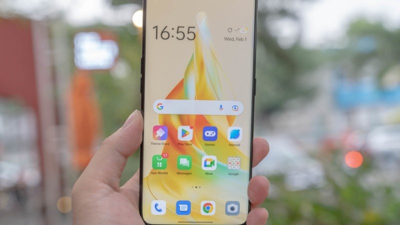 Cả hai đều được trang bị màn hình AMOLED