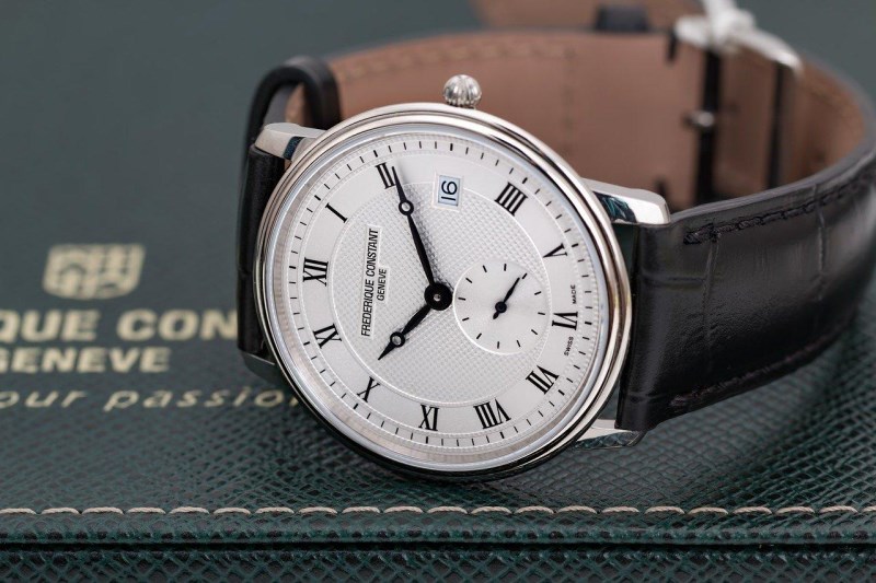 Chiếc đồng hồ Frederique Constant Geneve có thiết kế tinh xảo