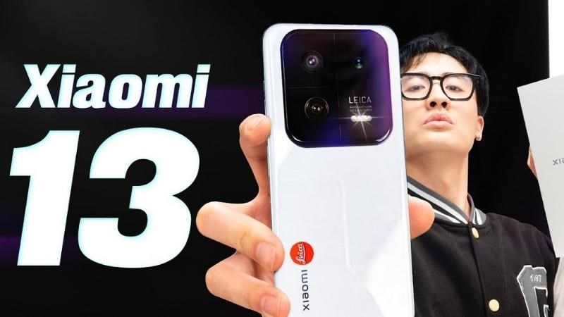 2 Xiaomi 13 5G cùng với cụm camera được trang bị công nghệ ống kính đến từ nhà Leica