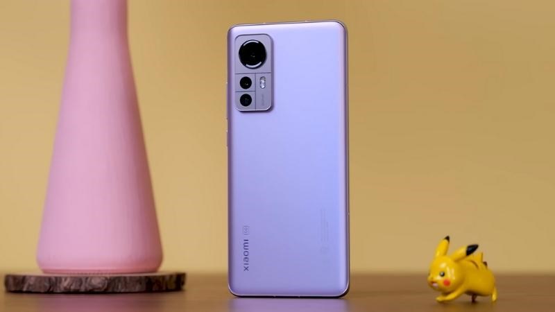 2 Xiaomi 12 5G với thiết kế sang trọng, hiện đại mang lại trải nghiệm tuyệt vời