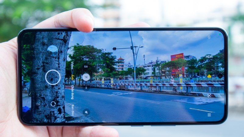 Hình ảnh từ camera chân thực, rực rỡ