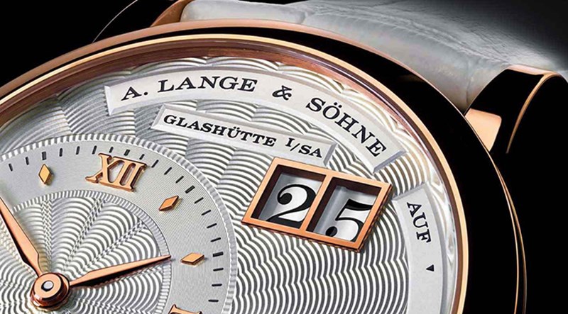 Guilloche là một dạng họa tiết khá phức tạp Guilloche là một dạng họa tiết khá phức tạp