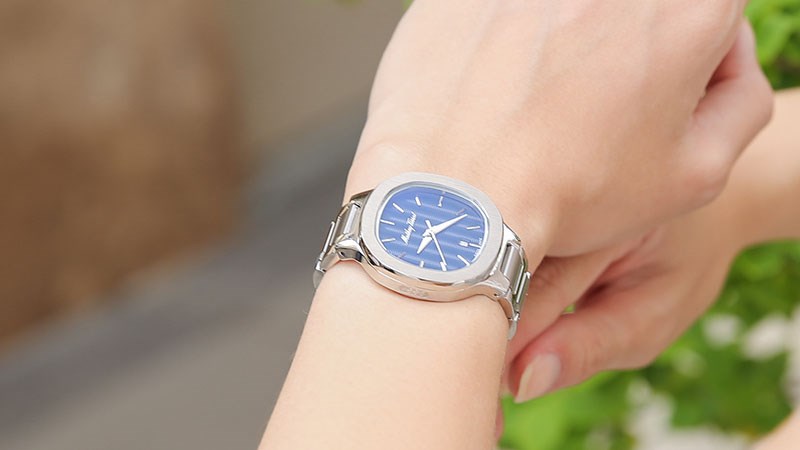 Khung đồng hồ có cấu tạo bền bì, chịu lực và kháng nhiệt tốt Khung đồng hồ có cấu tạo bền bì, chịu lực và kháng nhiệt tốt