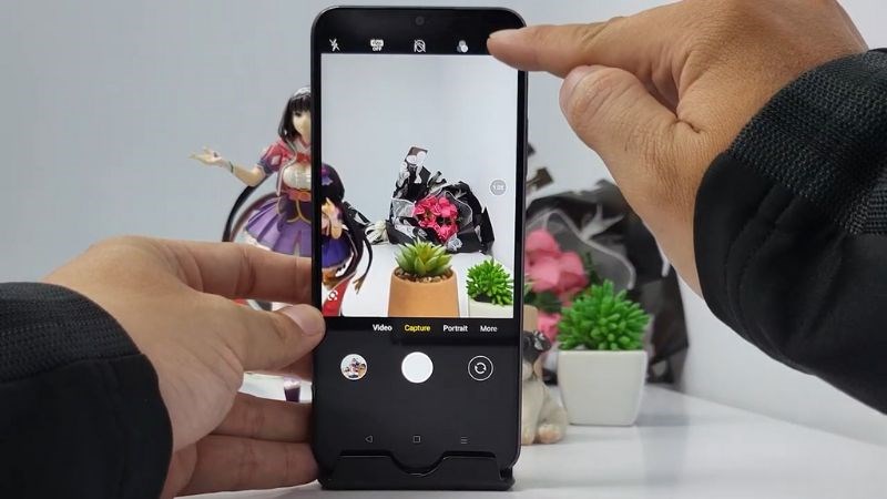 Camera selfie 5MP kết hợp cùng các tính năng hiện đại đảm bảo làm hài lòng người dùng