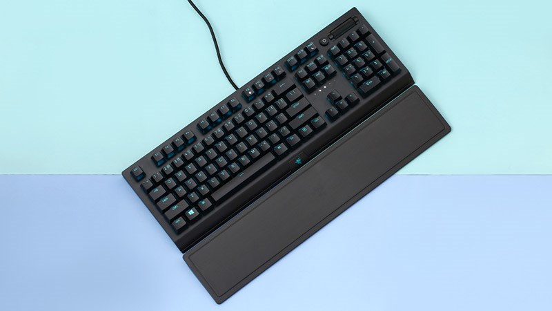 Bàn phím cơ có dây Gaming Razer BlackWidow V3 với bề mặt phủ sắc đen sang trọng Bàn phím cơ có dây Gaming Razer BlackWidow V3 với bề mặt phủ sắc đen sang trọng