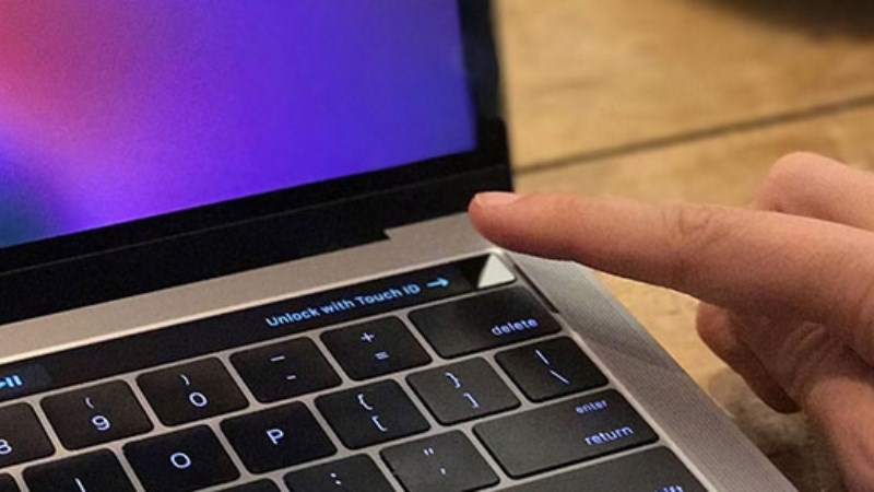 Kiểm tra bàn phím, Touch Bar, Touch ID để chắc chắn laptop còn mới Kiểm tra bàn phím, Touch Bar, Touch ID để chắc chắn laptop còn mới