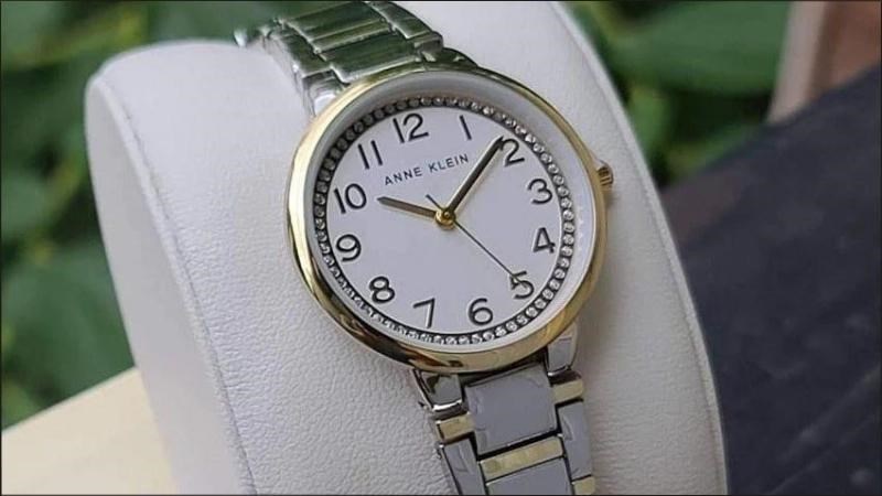 Đồng hồ Anne Klein mang tính thời thượng và phóng khoáng