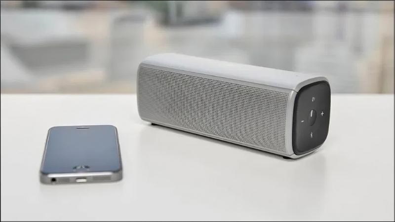 Bạn cần đặt loa và thiết bị kết nối trong phạm vi tối đa là 10m Bạn cần đặt loa và thiết bị kết nối trong phạm vi tối đa là 10m