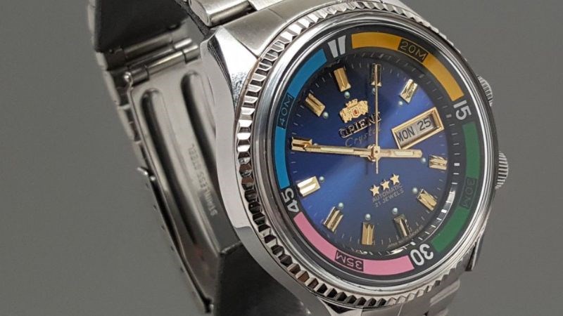 Grand Prix 100 có bộ máy sở hữu lượng lượng lớn đá quý Grand Prix 100 có bộ máy sở hữu lượng lượng lớn đá quý