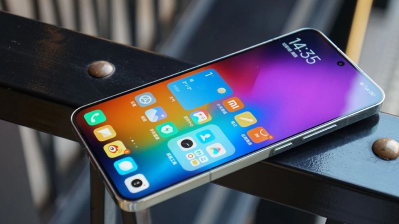 Xiaomi 13T 5G là một điện thoại cao cấp với màn hình AMOLED 6.8 inch