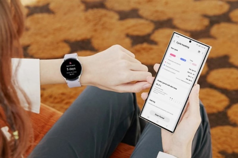 Trang bị thêm One IU Watch với nhiều tiện ích