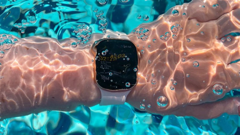 Khi bị ngấm nước Apple Watch có thể bị ảnh hưởng