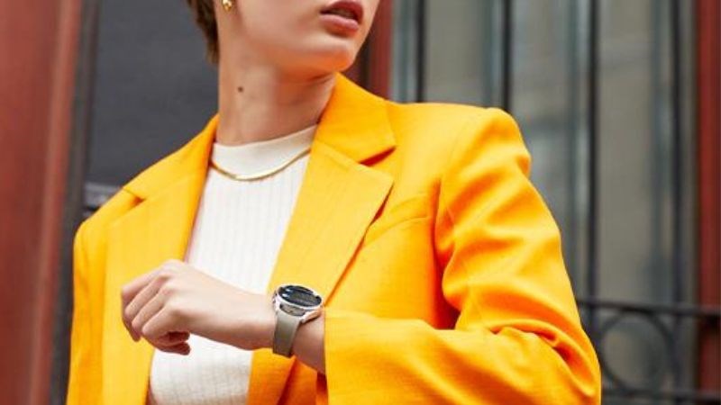 Cả Galaxy Watch6 Classic và Galaxy Watch4 Classic đều phù hợp với mọi đối tượng Cả Galaxy Watch6 Classic và Galaxy Watch4 Classic đều phù hợp với mọi đối tượng