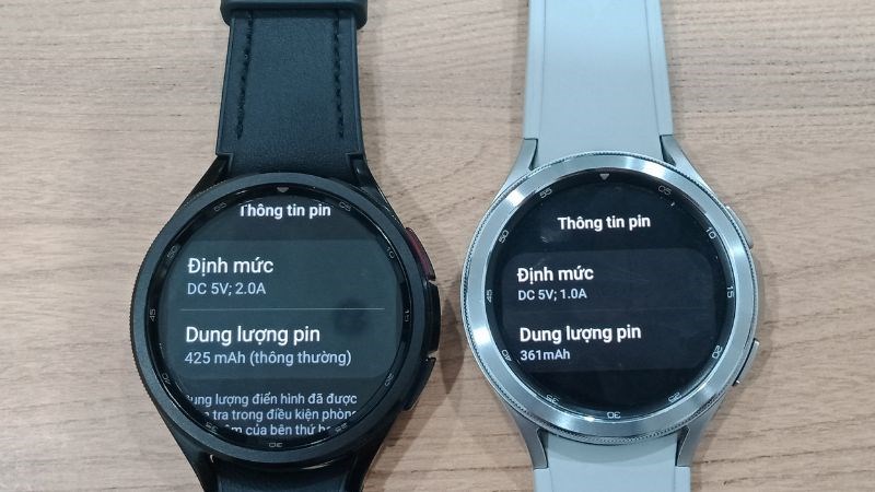 Dung lượng pin ở Galaxy Watch6 Classic và Watch4 Classic Galaxy Watch6 Classic có dung lượng pin lớn hơn Galaxy Watch4 Classic